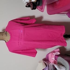 Hot pink size XL nwot tshirt. 2 Corinthians 1:4